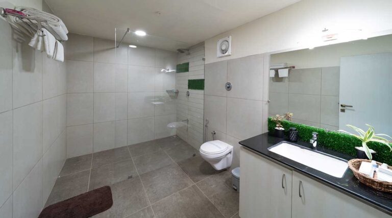 Saachi Villagio Resort Jaisalmer Tent Bath