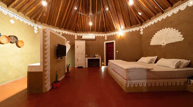Saachi Villagio Resort Kutch Bhunga Deluxe Bedroom