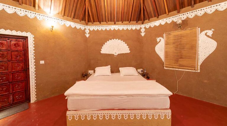 Saachi Villagio Resort Kutch Bhunga Deluxe Bedroom