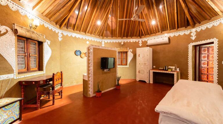 Saachi Villagio Resort Kutch Bhunga Deluxe Bedroom