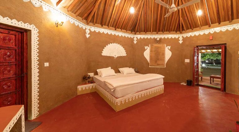 Saachi Villagio Resort Kutch Bhunga Deluxe Bedroom