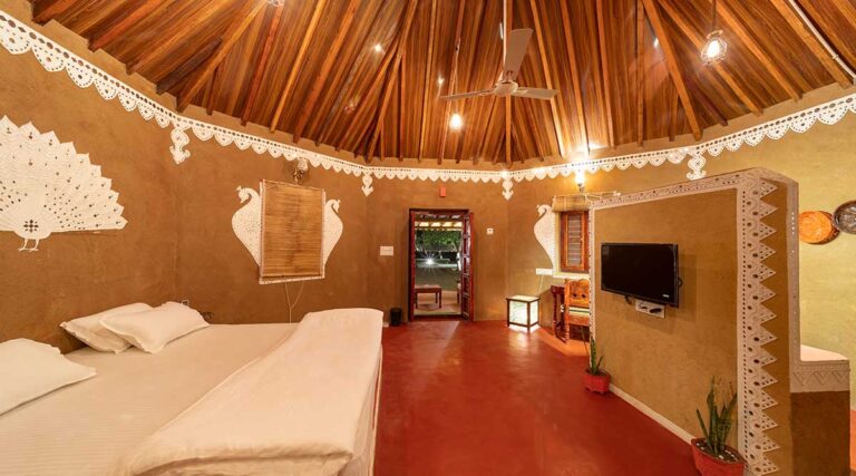 Saachi Villagio Resort Kutch Bhunga Deluxe Bedroom